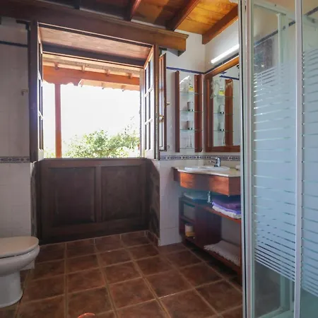 Countryside Views House